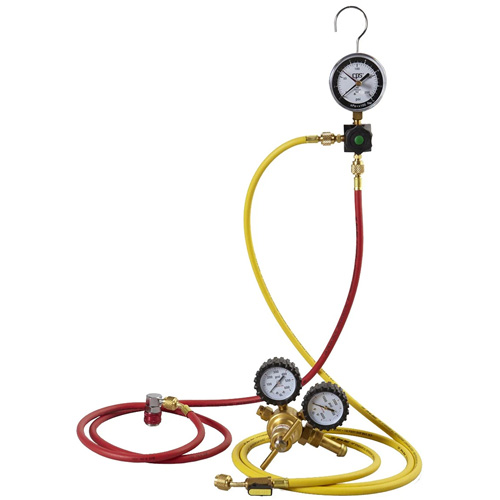 Ensemble pour test de fuite dazote pour climatisation automobile avec r&eacute;gulateur Consource