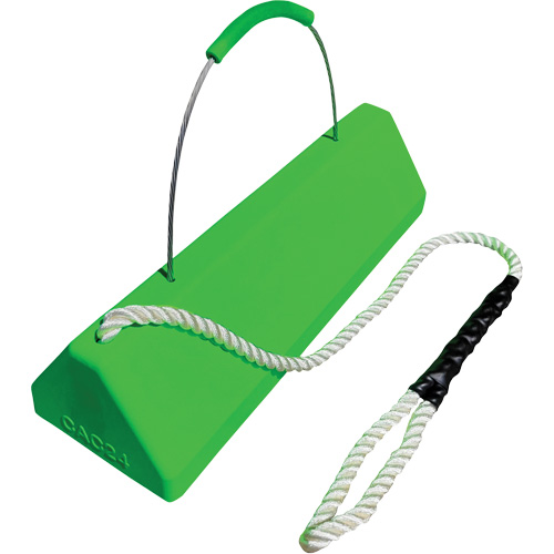 Cale de roue pour avion Checkers Safety SafeRay avec poign&eacute;e &agrave; c&acirc;ble avec cordage en boucle, Ur&eacute;thane, Vert fluorescent, 24" la x 8" p x 6" h Consource