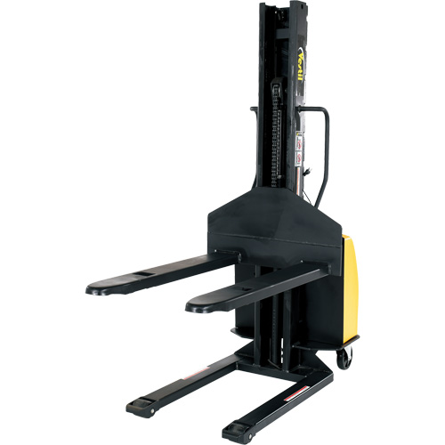 Gerbeur motoris&eacute; avec m&acirc;t &eacute;troit, Fonctionnement &eacute;lectrique, Capacit&eacute; 1500 lb, Lev&eacute;e max 63" Consource