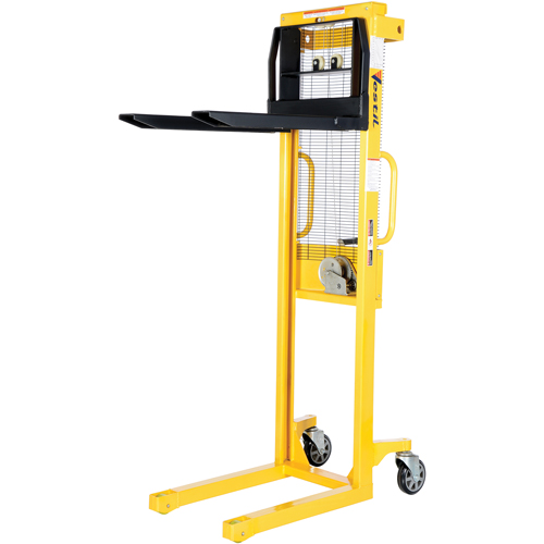 Gerbeur manuel, Fonctionnement Treuil manuel, Capacit&eacute; 770 lb, Lev&eacute;e max 60" Consource