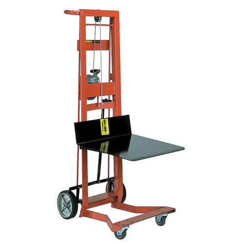 Empileur &agrave; plateforme, M&eacute;canisme Treuil manuel, Capacit&eacute; de 750 lb, Levage max de 40" Consource
