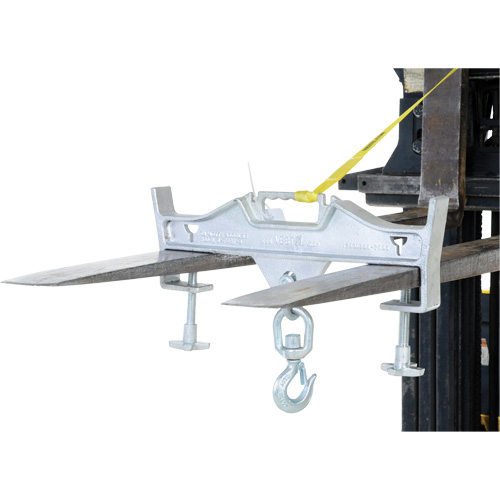 Crochet de levage &agrave; pivot double, Ouverture des fourches 7-1/4" x  2-1/2" Consource