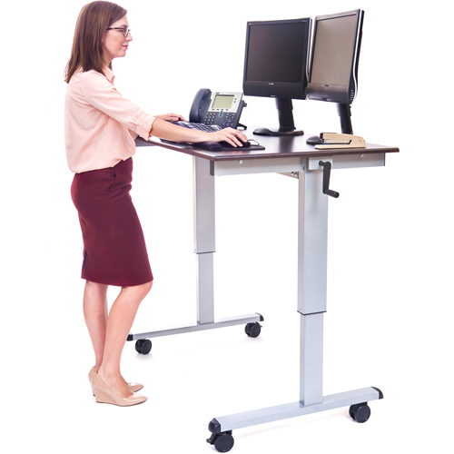 Postes de travail ajustables pour travail assis et debout , , 48-1/2" h x 48" la x 32-1/2" p, Noyer Consource