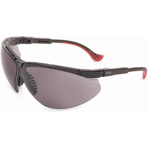 Lunettes de s&eacute;curit&eacute; Uvex Genesis avec lentilles HydroShield, Lentille Grise/fum&eacute;e, Antibu&eacute;e, R&eacute;pond ou surpasse la norme CSA Z94.3 Consource