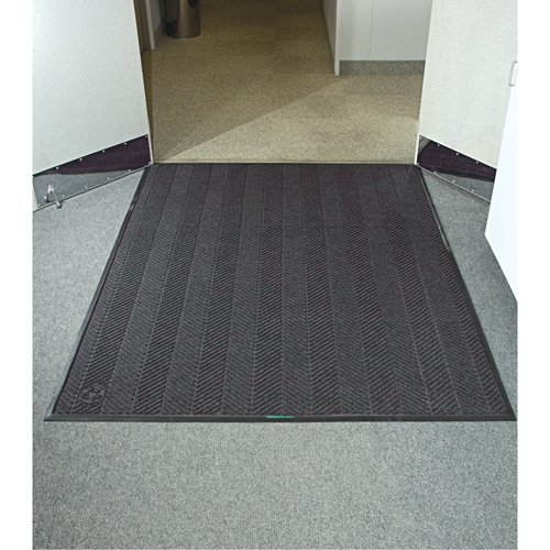 Waterhog&reg; Eco Elite Matting, Wiper/Scraper, 3' x 5' x 3/8", Grey Ash Consource