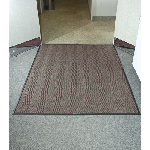Waterhog&reg; Eco Elite Matting, Wiper/Scraper, 6' x 8' x 3/8", Chestnut Brown Consource
