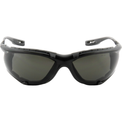 Lunettes de s&eacute;curit&eacute; avec joint en mousse Virtua, Lentille Grise/fum&eacute;e, Antibu&eacute;e, ANSI Z87+/R&eacute;pond ou surpasse la norme CSA Z94.3 Consource