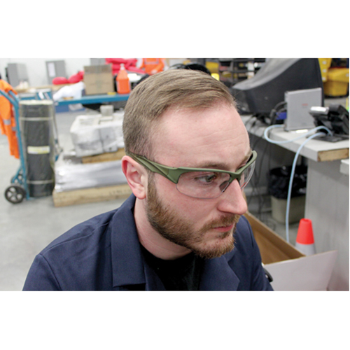 Lunettes de s&eacute;curit&eacute; s&eacute;rie Z2000, Lentille Transparent, Anti-&eacute;gratignures, R&eacute;pond ou surpasse la norme CSA Z94.3 Consource
