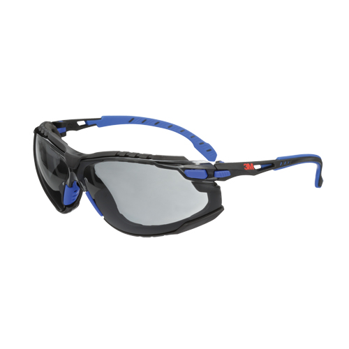 Ensemble de lunettes de s&eacute;curit&eacute; Solus, Lentille Fum&eacute;e, Antibu&eacute;e, R&eacute;pond ou surpasse la norme CSA Z94.3 Consource