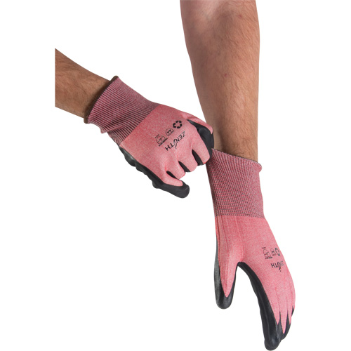 Gants &eacute;cologiques, l&eacute;gers, et r&eacute;sistants &agrave; la coupe, &agrave; haute dext&eacute;rit&eacute;, Taille 10, Calibre 18, Rev&ecirc;tement Mousse de nitrile, Enveloppe en Acier inoxydable/PEHP/rPET, ASTM ANSI niveau A4 Consource