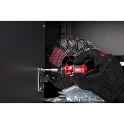 Tournevis compact &agrave; cliquet 8-en-1 &agrave; embouts multiples avec porte-embout de 1/4", Prise Coussin&eacute;e Consource