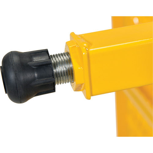 Plate-forme ajustable Step-Mate, 1 marche(s), 23-1/2" la x 19-9/16" lo x 16-1/2" h, Capacit&eacute; 500 lb Consource