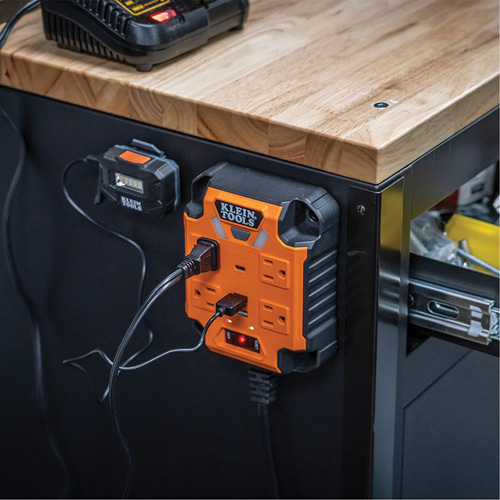 Powerbox 1 Magnetic Power Strip, 4 Outlet(s), 5', 120 V Consource
