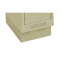 Base en retrait pour casiers &eacute;conomiques Clean Line, 1 Blocs, 4" lo x 12" la x 18" p, Beige, Acier Consource