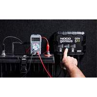 Chargeur de batterie embarqu&eacute; &agrave; 3 sorties de 15 amp&egrave;res Gen5X3 Genius Consource