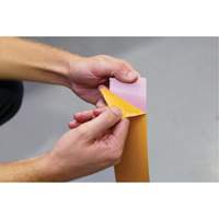 Marqueur robuste pour le sol Tough-Mark, Rectangle, 48" lo x 4" la, Jaune, Poly&eacute;thyl&egrave;ne Consource