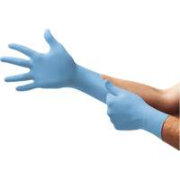 Gants d'examen XC-310 Xceed, Petit, Nitrile, 4,3 mils, Sans poudre, Bleu, Classe 2 Consource