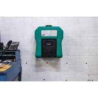 Poste de douche oculaire portable autonome, Aliment&eacute; par gravit&eacute;, Capacit&eacute; 16 gal., Conformit&eacute; ANSI Z358.1 Consource